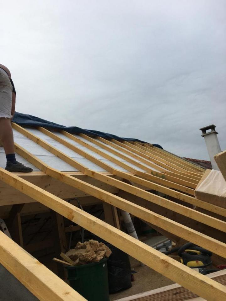 Des professionnels de la rénovation de toiture à votre service à Dourdan