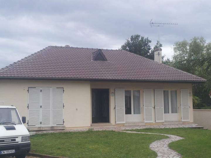 Une entreprise spécialisée dans la pose, la rénovation et l’entretien de toiture.